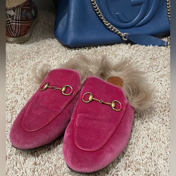Gucci Shoes - Gucci velvet mules